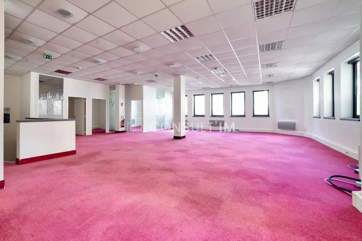 Bureau dans Courbevoie à vendre Photo de l’immeuble– Image 1 sur 8