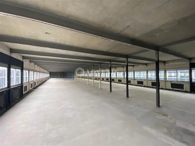 Local d’activités dans Bagnolet à louer - Photo de l’immeuble – Image 3 sur 7