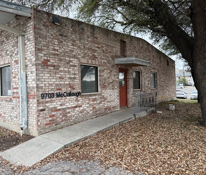 718 Isom Rd, San Antonio, TX à vendre - Photo principale – Image 1 sur 6