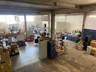 Plus de détails pour Local d'activités à louer