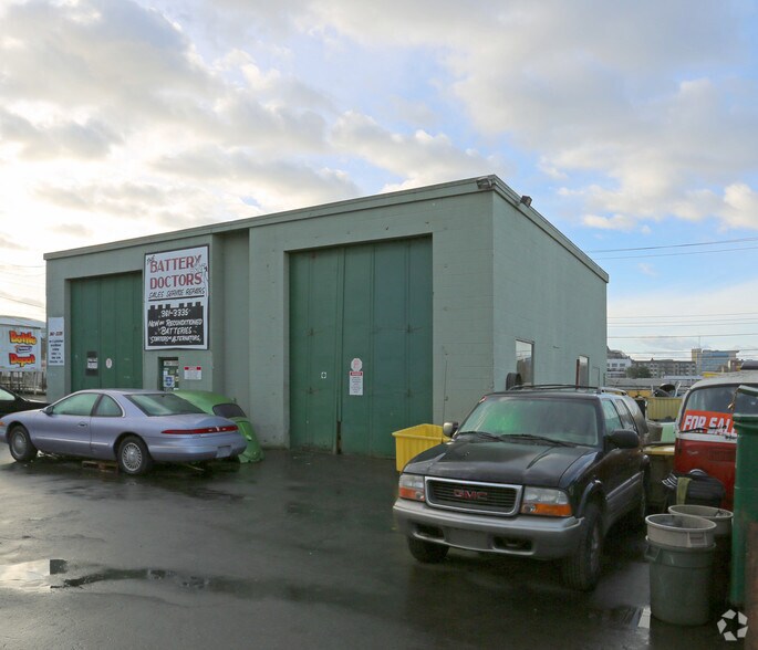 635 Queens Ave, Victoria, BC à louer - Photo de l’immeuble – Image 3 sur 4