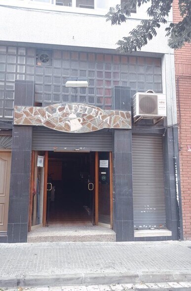 Immeuble residentiel dans Cornellà de Llobregat, Barcelona à vendre - Photo principale – Image 1 sur 1