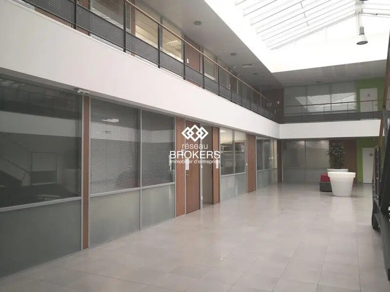 Bureaux/Médical dans Saint-Cyr-sur-Loire à louer Photo intérieure– Image 1 sur 5