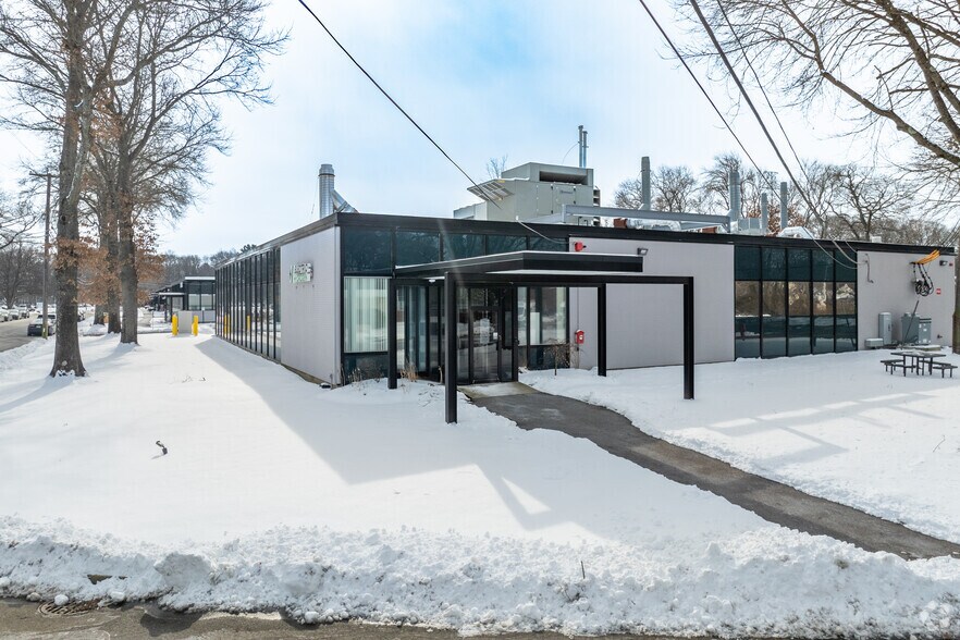 1 Strathmore Rd, Natick, MA à louer - Photo de l’immeuble – Image 2 sur 4