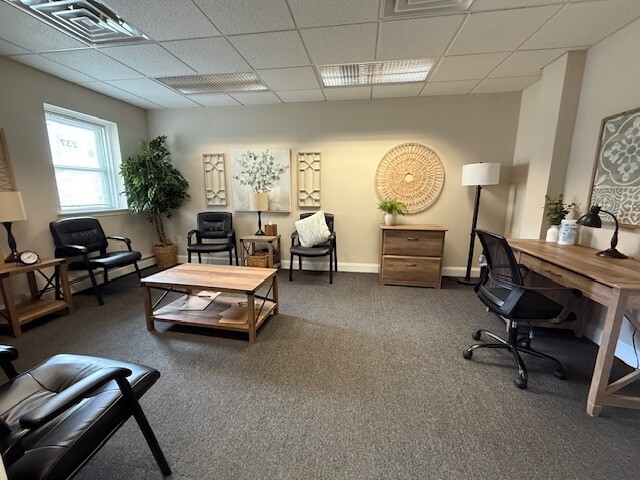 237 W Lancaster Ave, Devon, PA à louer Photo intérieure– Image 1 sur 9