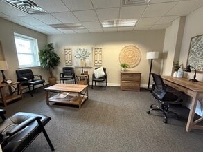 237 W Lancaster Ave, Devon, PA à louer Photo intérieure– Image 1 sur 9