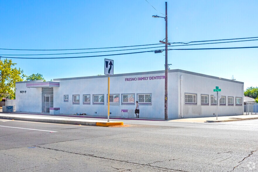1409 N Fresno St, Fresno, CA à louer - Photo de l’immeuble – Image 2 sur 5
