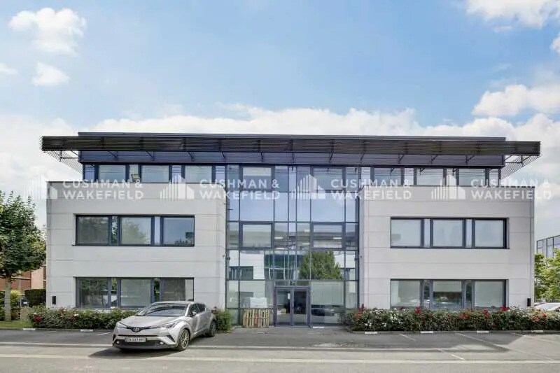 15 Avenue Du Hoggar, Les Ulis à louer - Photo de l’immeuble – Image 2 sur 9