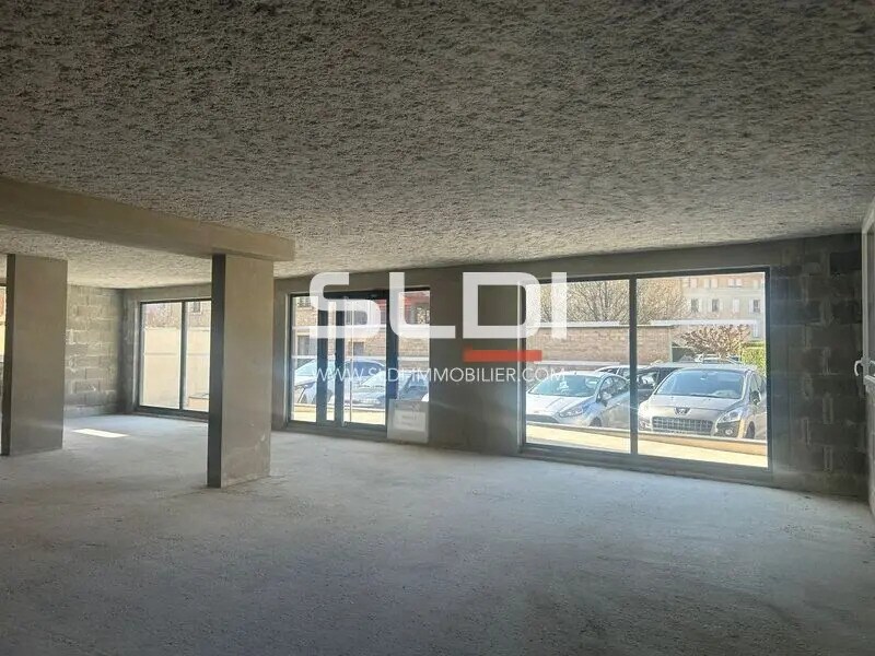 Local commercial dans Jassans-Riottier à louer Photo intérieure– Image 1 sur 8
