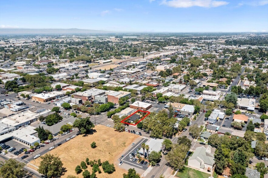 411 Crane Ave, Turlock, CA à vendre - Photo de l’immeuble – Image 2 sur 5