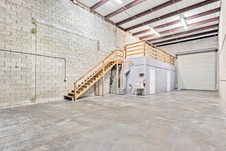 7949 Atlantic Blvd, Jacksonville, FL à louer Photo intérieure– Image 2 sur 8