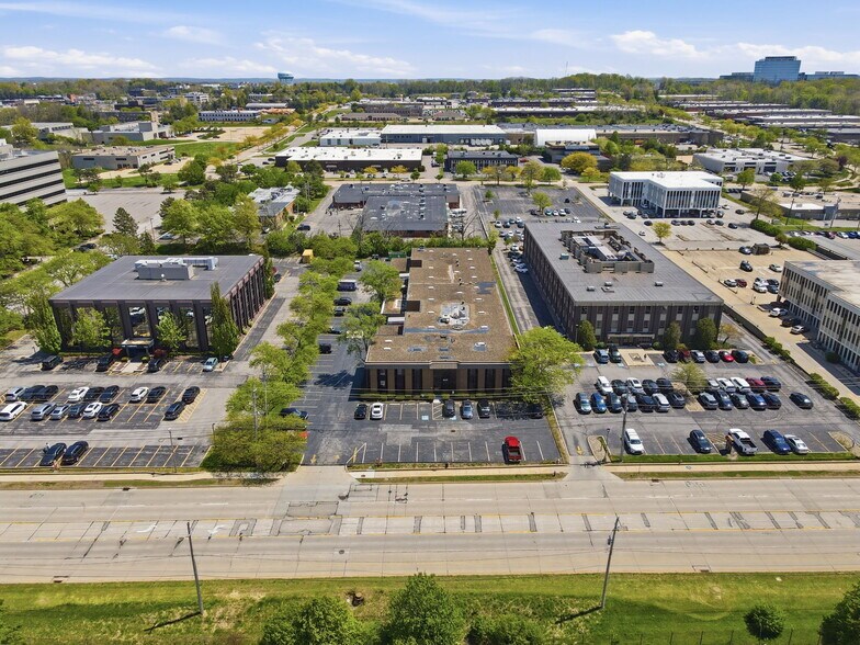 3637 Green Rd, Beachwood, OH à louer - Photo de l’immeuble – Image 2 sur 27
