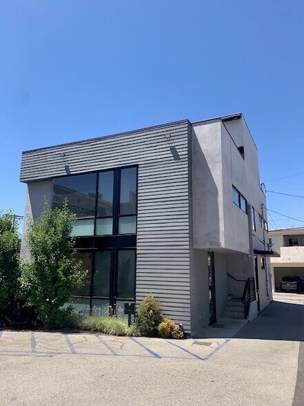 13721 Ventura Blvd, Sherman Oaks, CA à louer - Photo de l’immeuble – Image 2 sur 6