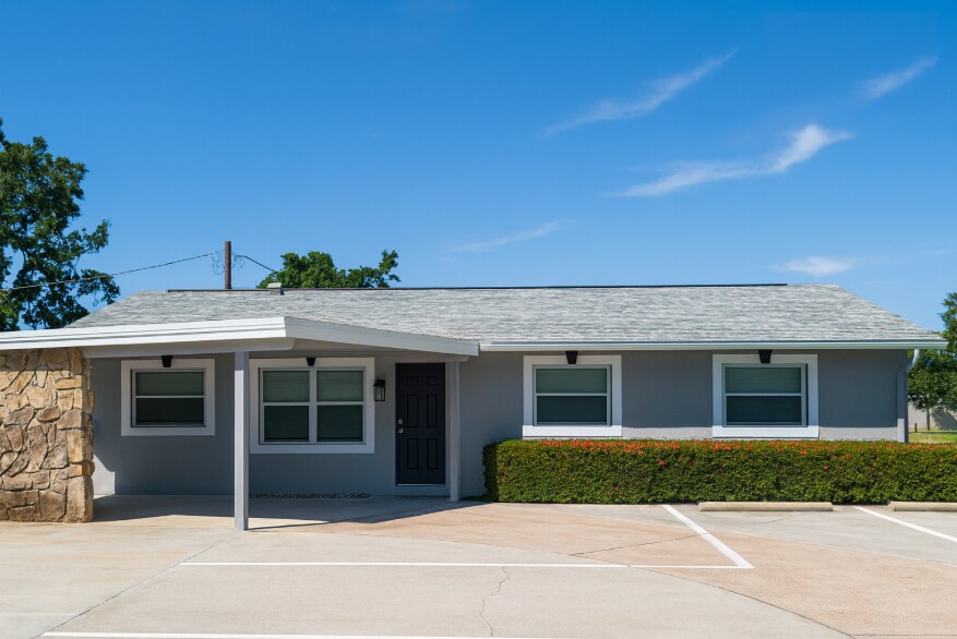 5113 Memorial Hwy, Tampa, FL à louer - Photo de l’immeuble – Image 1 sur 14