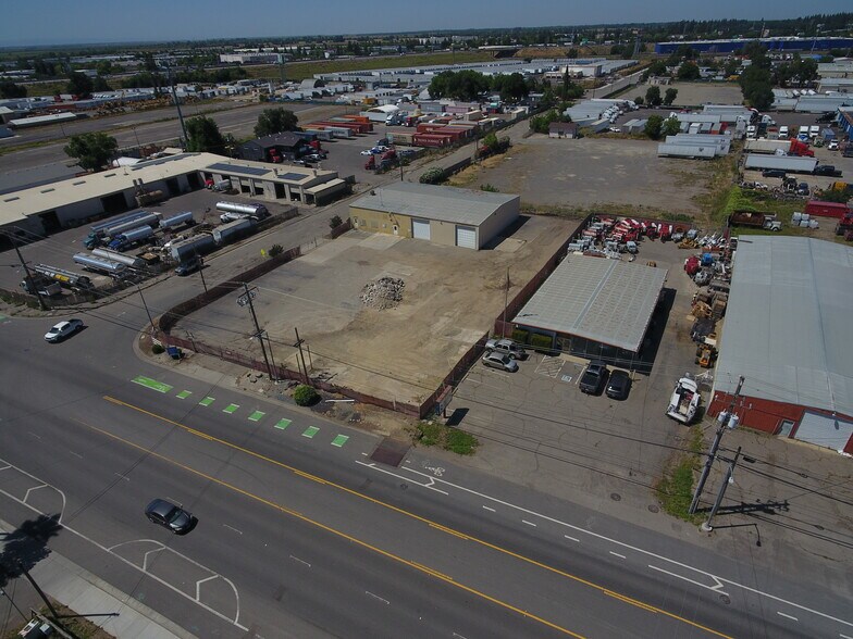 3222 W Capitol Ave, West Sacramento, CA à louer - Photo de l’immeuble – Image 2 sur 5