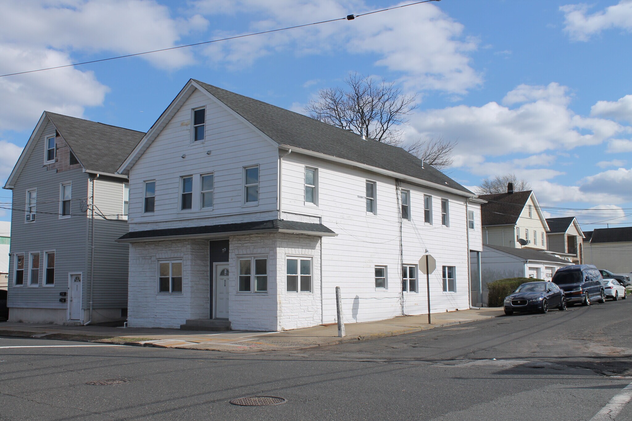 519 Roosevelt Ave, Carteret, NJ à vendre Photo de l’immeuble– Image 1 sur 35
