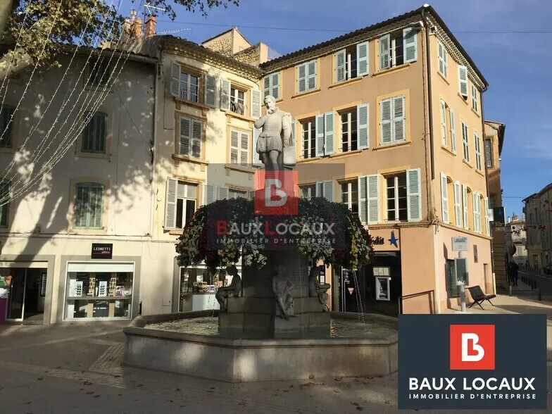 Local commercial dans Salon-de-Provence à louer - Photo de l’immeuble – Image 3 sur 3