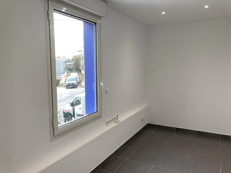 Local d’activités dans La Farlède à louer - Photo intérieure – Image 3 sur 6