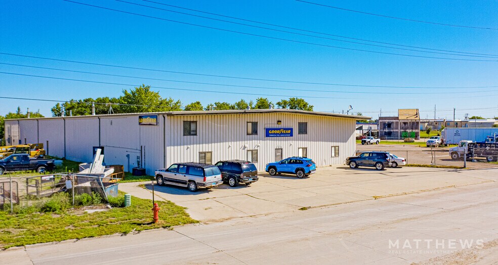 2727 N 1st Ave, Fargo, ND à vendre - Photo principale – Image 1 sur 15