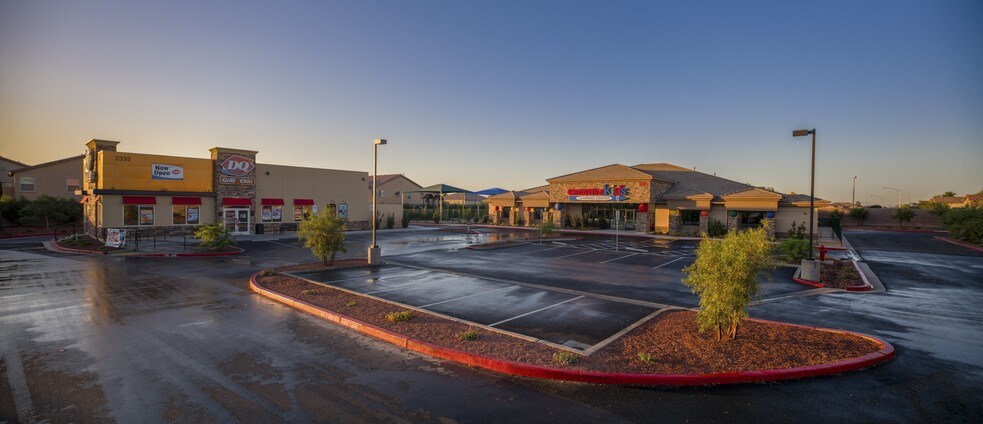 2385 W Deer Springs Way, North Las Vegas, NV à vendre - Photo de l’immeuble – Image 2 sur 8