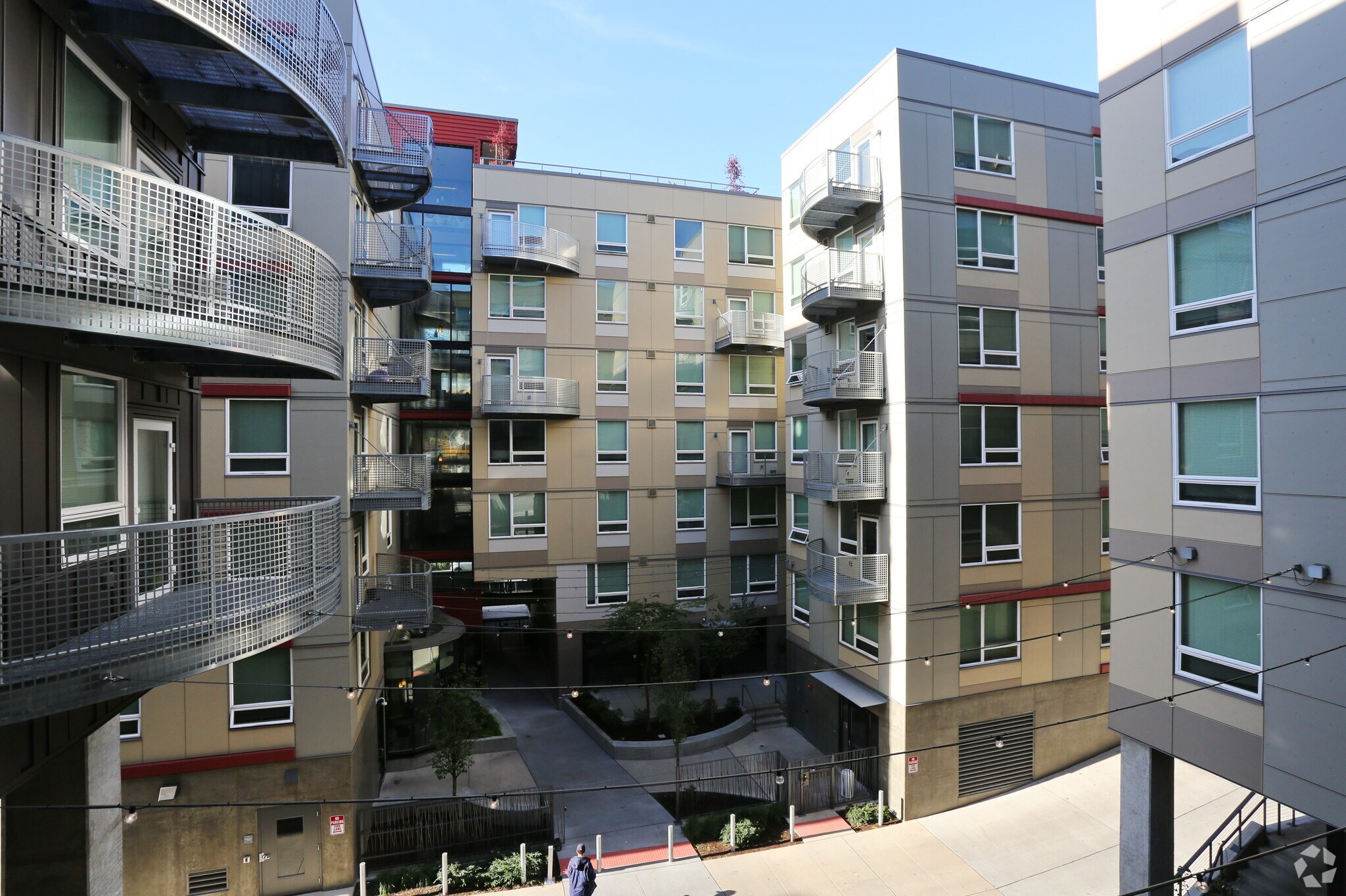4535 12th Ave NE, Seattle, WA à louer Photo de l’immeuble– Image 1 sur 78