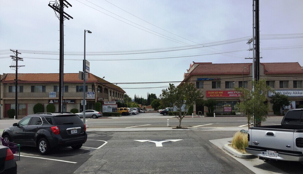 9029 Reseda Blvd, Northridge, CA à louer - Photo de l’immeuble – Image 1 sur 2