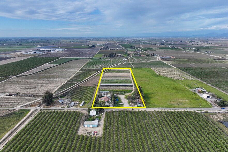 12646 E Kamm Ave, Kingsburg, CA à vendre - Photo principale – Image 1 sur 36