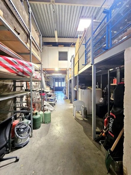 Local d'activités dans Fresnes à vendre - Photo de l’immeuble – Image 2 sur 23