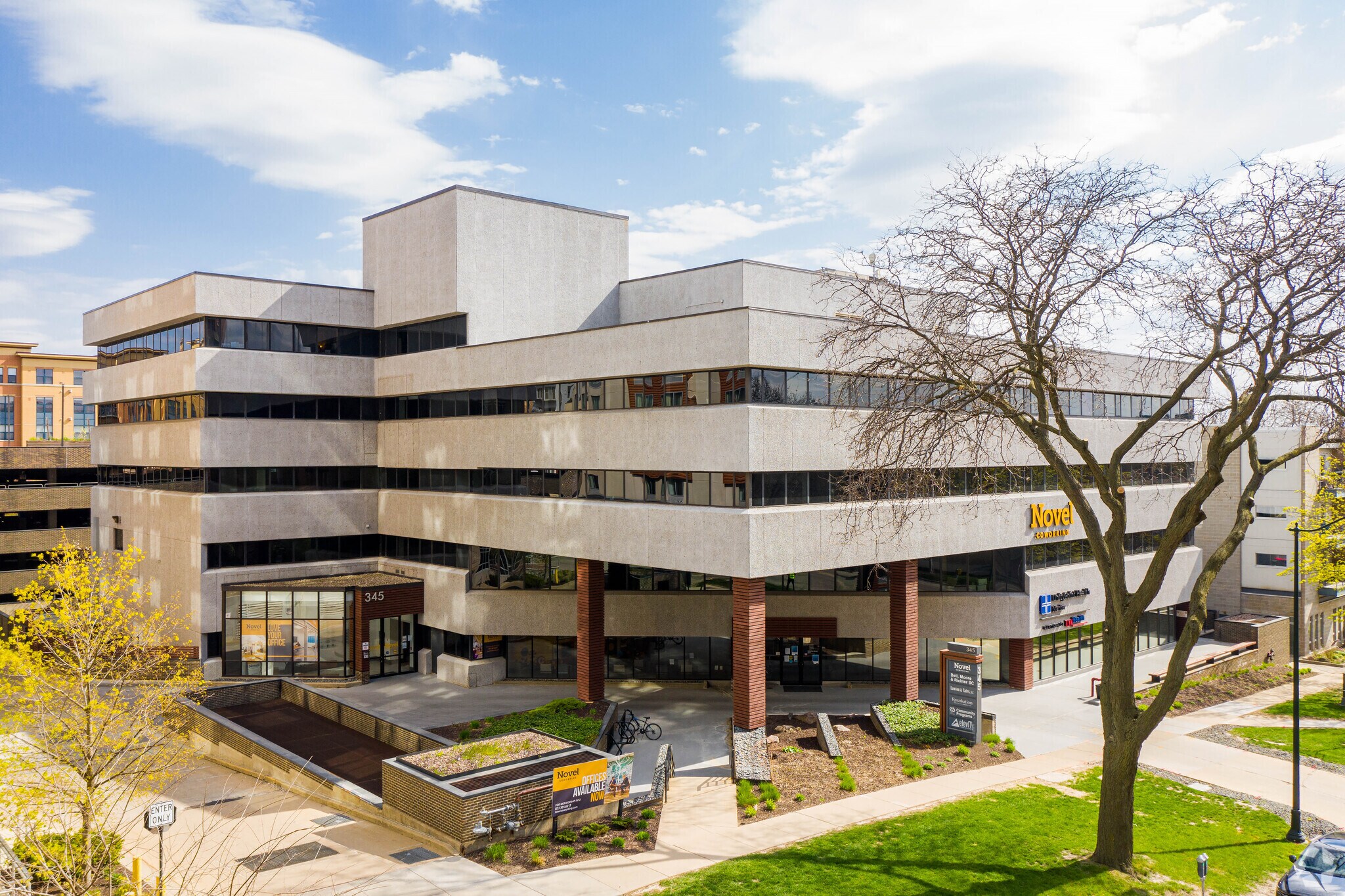 345 W Washington Ave, Madison, WI à louer Photo principale– Image 1 sur 33