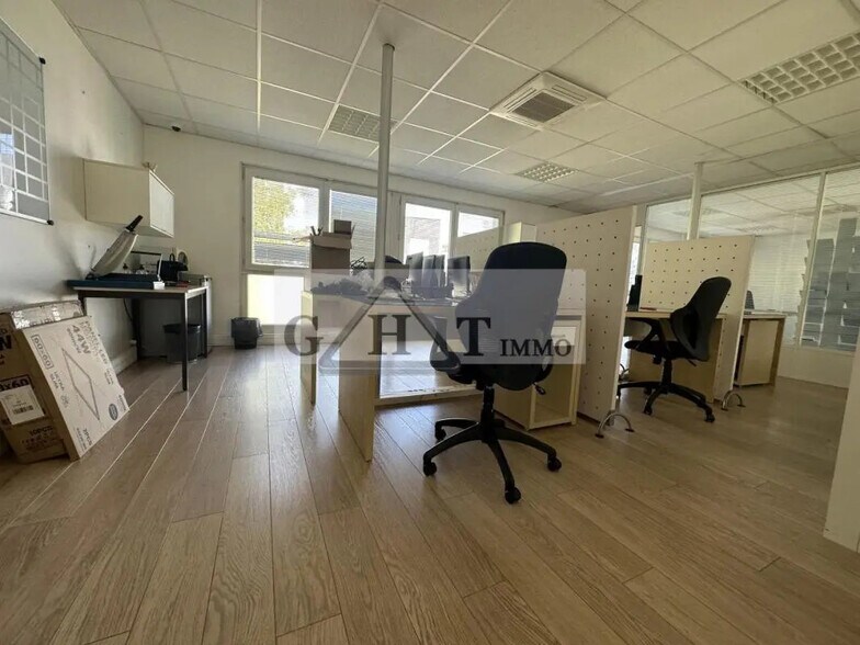 Industriel/Logistique dans Créteil à louer - Photo de l’immeuble – Image 1 sur 6