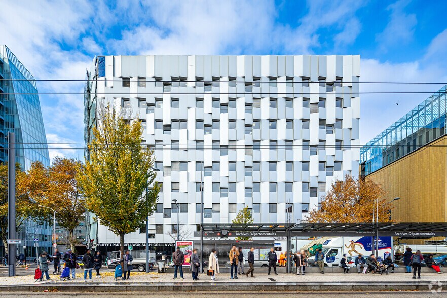 Bureau dans Lyon à louer - Photo de l’immeuble – Image 2 sur 4