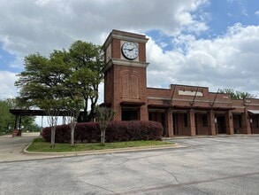 622 Clara Barton Blvd, Garland, TX à louer Photo de l’immeuble– Image 1 sur 5