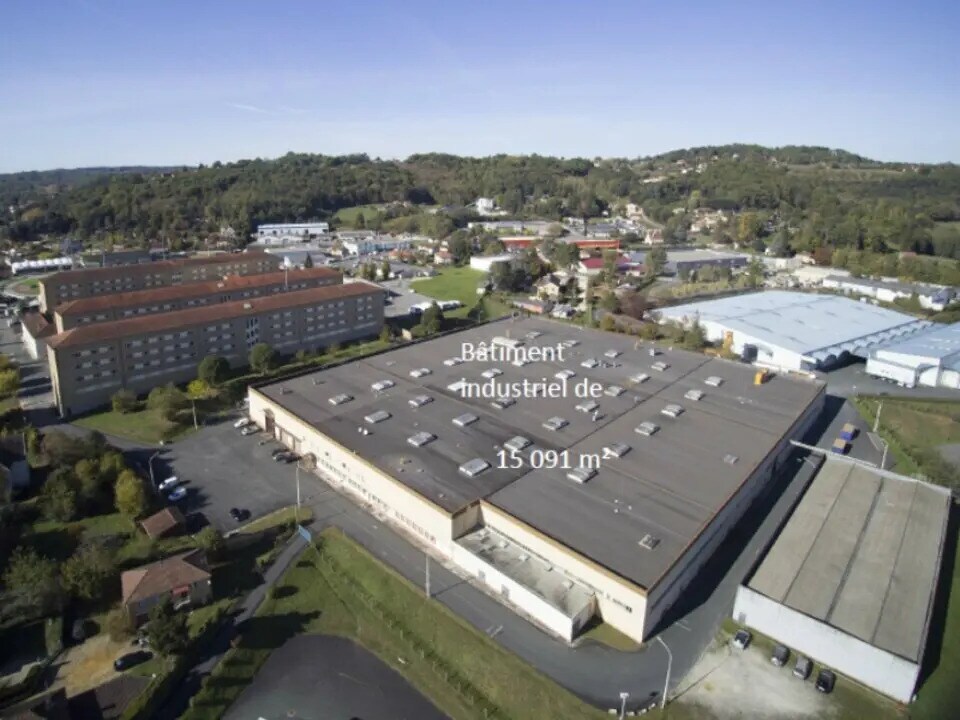 Local d'activités dans CARSAC-AILLAC à vendre Photo de l’immeuble– Image 1 sur 5