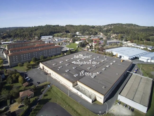 Plus de détails pour Local d’activités à vendre