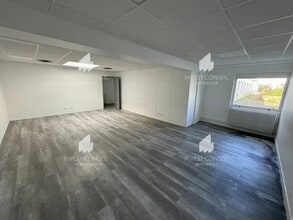 16 Rue Henri Becquerel, Aulnay-sous-Bois à louer Photo intérieure– Image 2 sur 9