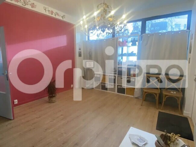 Plus de détails pour Bureau à vendre