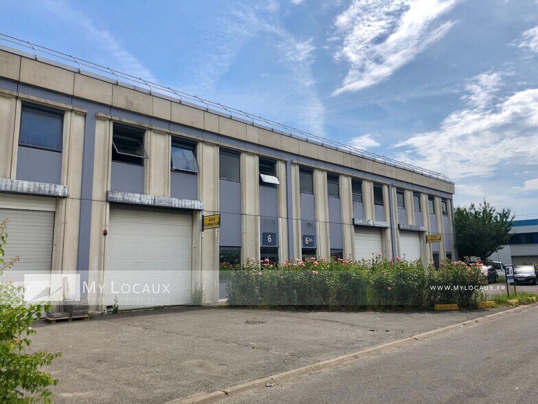 Local d’activités dans Aulnay-sous-Bois à louer - Photo de l’immeuble – Image 1 sur 7