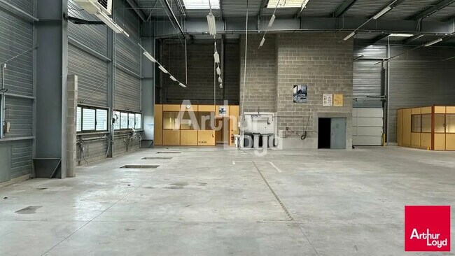 Plus de détails pour Local d'activités à louer