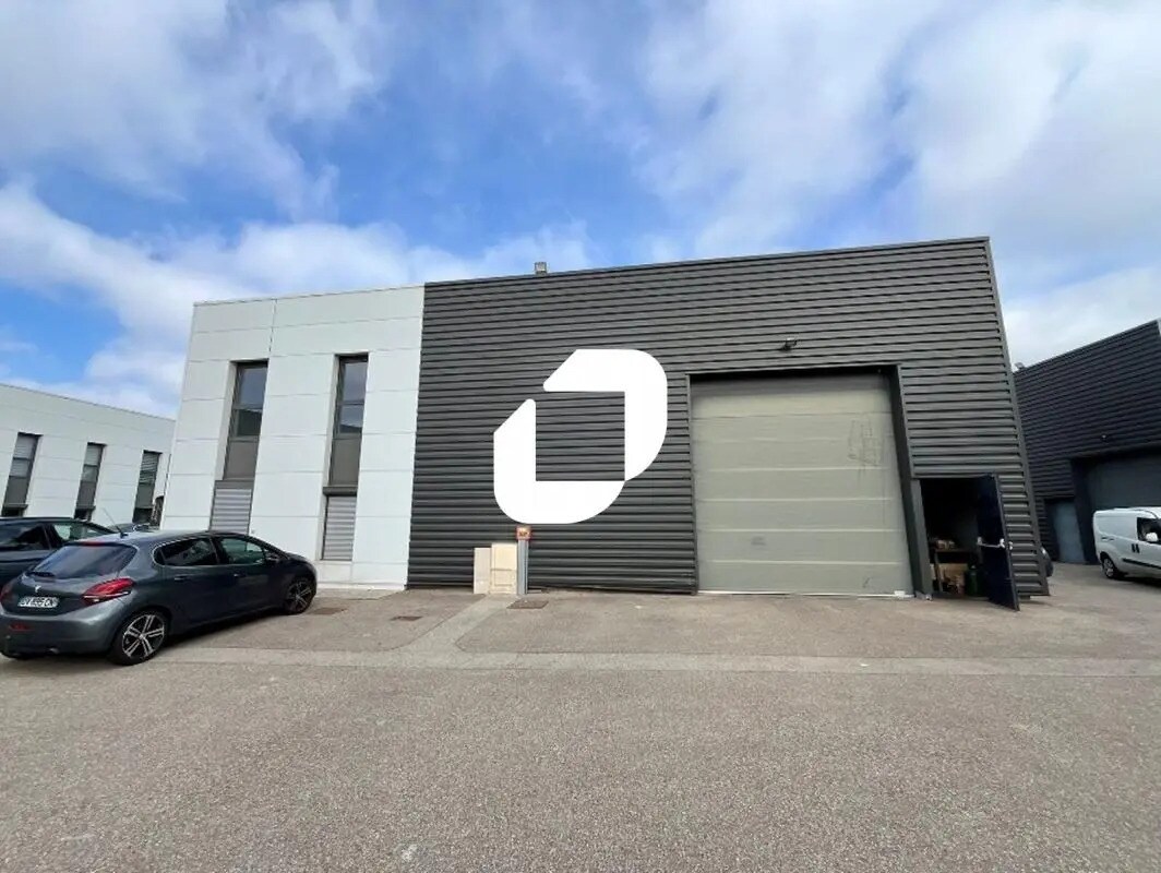 Bureau dans Chassieu à louer Photo de l’immeuble– Image 1 sur 10