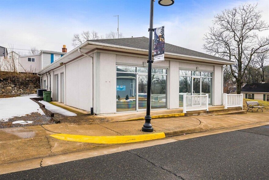 516 1st St, Shenandoah, VA à vendre - Photo de l’immeuble – Image 2 sur 6