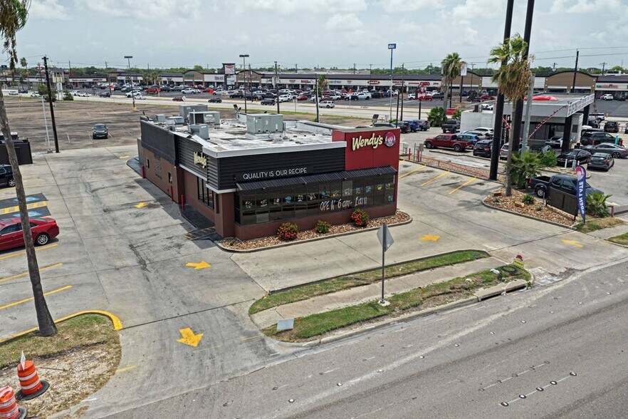 5934 S Padre Island Dr, Corpus Christi, TX à louer - Photo de l’immeuble – Image 1 sur 4