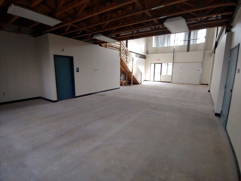 839 Marshall Phelps Rd, Windsor, CT à louer - Photo de l’immeuble – Image 2 sur 5