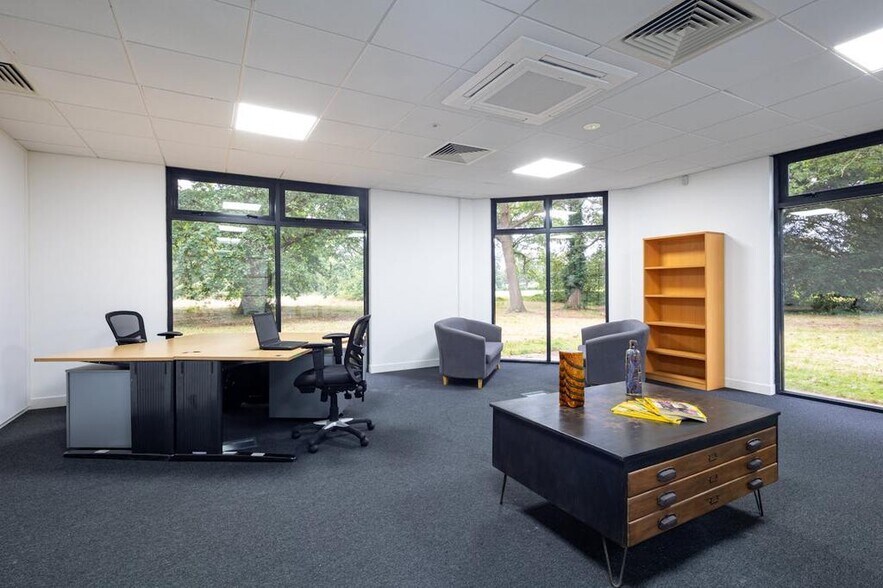 Milton Rd, Uxbridge à louer - Photo intérieure – Image 3 sur 14