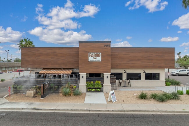 Plus de détails pour 7111 E Thomas Rd, Scottsdale, AZ - Local commercial à louer