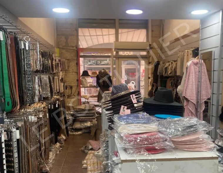 Local commercial dans Marseille à vendre - Photo de l’immeuble – Image 2 sur 2