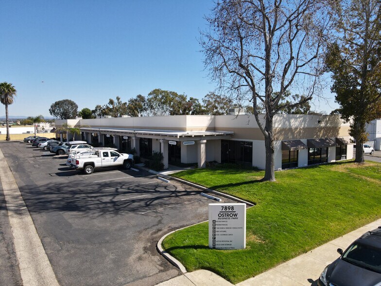7888 Ostrow St, San Diego, CA à louer - Photo de l’immeuble – Image 2 sur 3