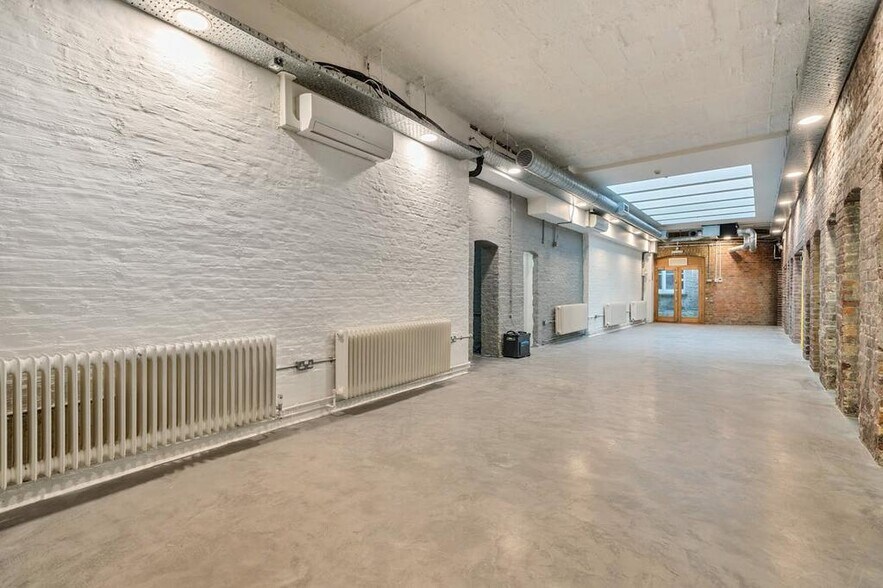 Kingsway Pl, Londres à vendre - Photo intérieure – Image 2 sur 20