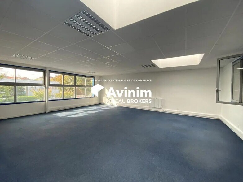 Industriel/Logistique dans Domont à louer - Photo intérieure – Image 2 sur 7