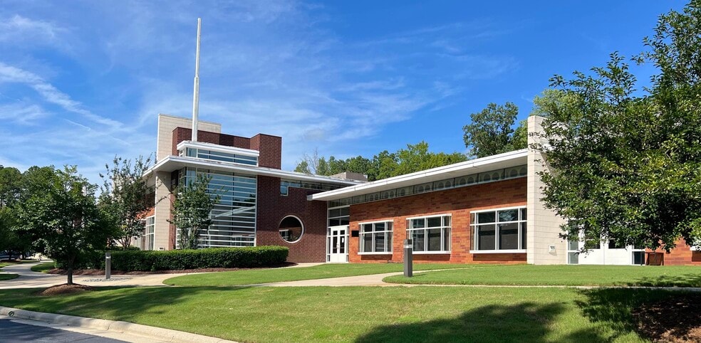 5310 S Alston Ave, Durham, NC à louer - Photo de l’immeuble – Image 2 sur 28