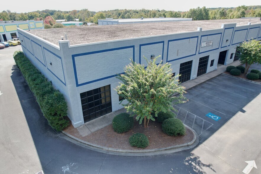 141 Cupped Oak Dr, Stallings, NC à louer - Photo de l’immeuble – Image 1 sur 17